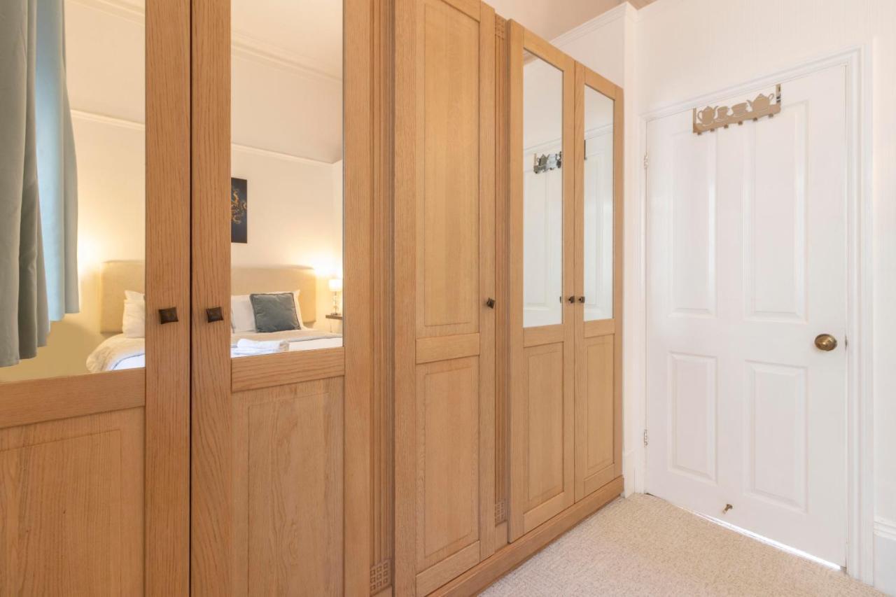 **Sunny And Bright, Thatchers Rock One Bed Beach Front Apartment*** Torquay Eksteriør bilde