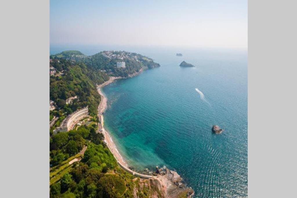 **Sunny And Bright, Thatchers Rock One Bed Beach Front Apartment*** Torquay Eksteriør bilde