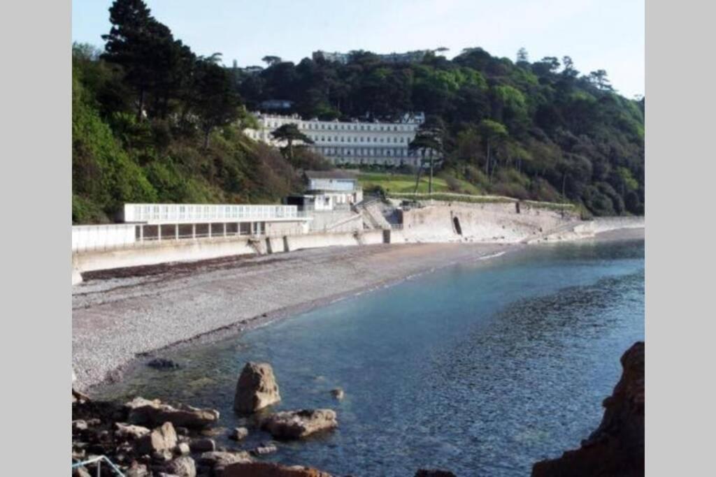**Sunny And Bright, Thatchers Rock One Bed Beach Front Apartment*** Torquay Eksteriør bilde